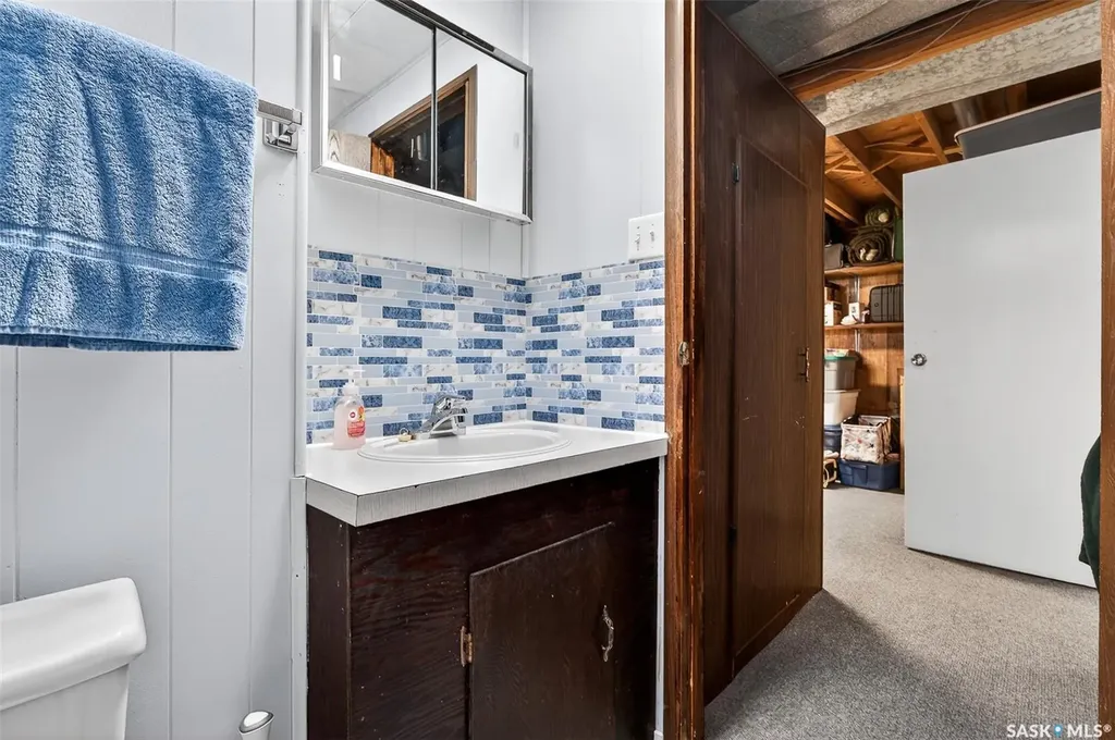 1031 Ross Street E Moose Jaw SK S6H 7H4