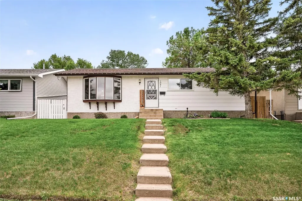 1031 Ross Street E Moose Jaw SK S6H 7H4