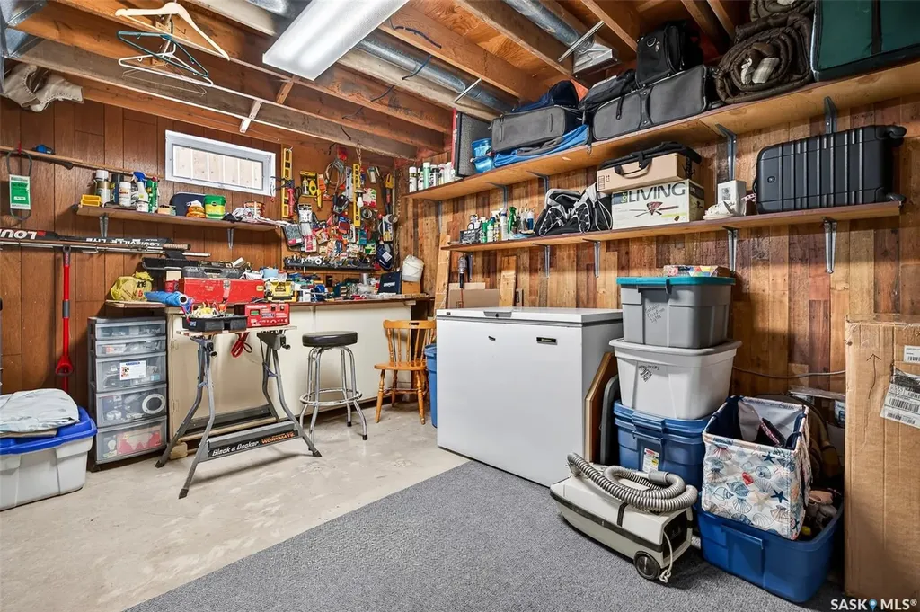 1031 Ross Street E Moose Jaw SK S6H 7H4