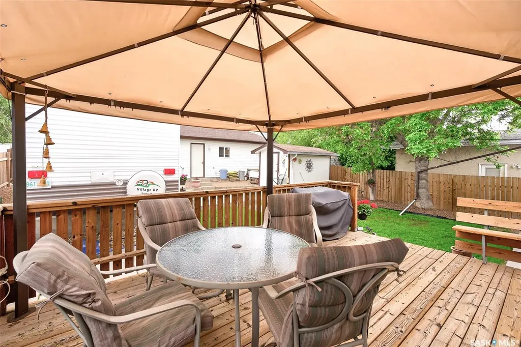 1031 Ross Street E Moose Jaw SK S6H 7H4