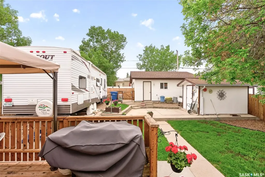 1031 Ross Street E Moose Jaw SK S6H 7H4