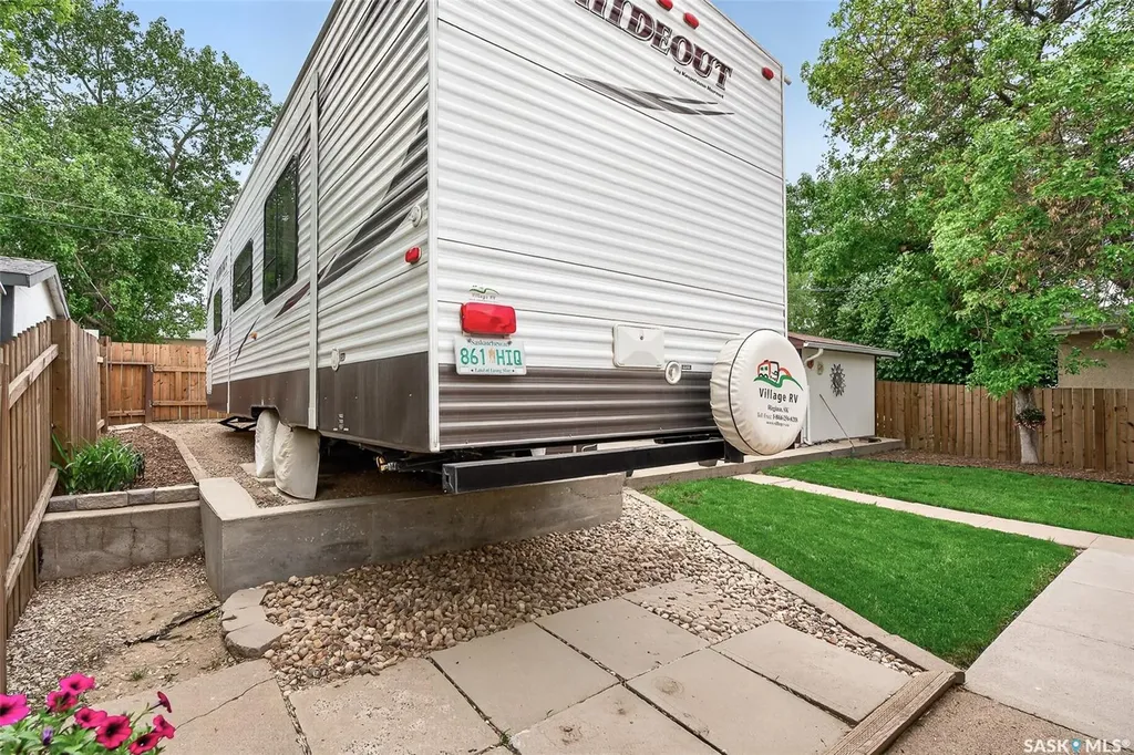 1031 Ross Street E Moose Jaw SK S6H 7H4