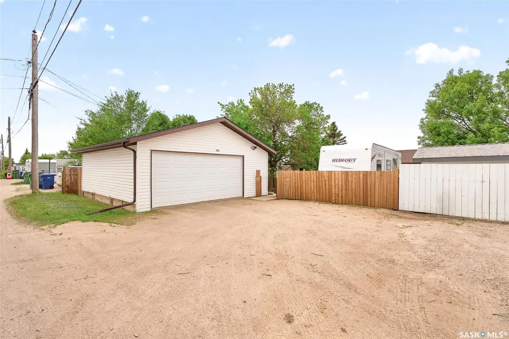 1031 Ross Street E Moose Jaw SK S6H 7H4