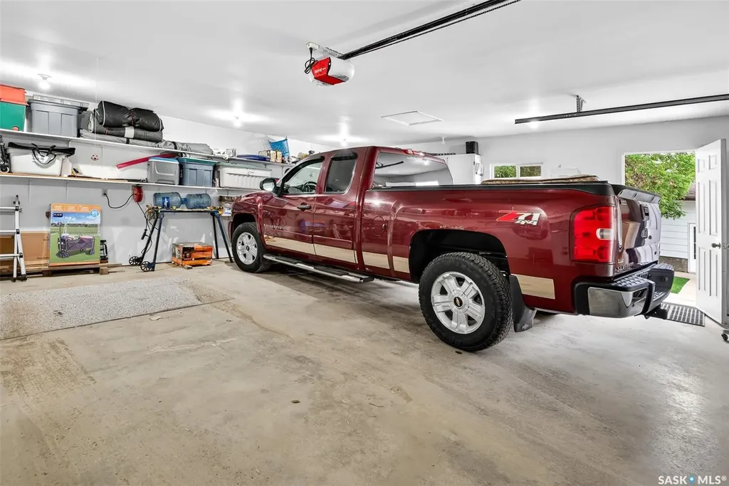 1031 Ross Street E Moose Jaw SK S6H 7H4