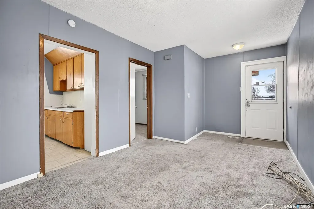 1042 Fairford Street E Moose Jaw SK S6H 0G6
