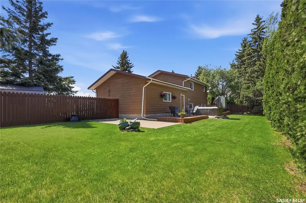 318 Nokomis Place Saskatoon SK S7K 5E2