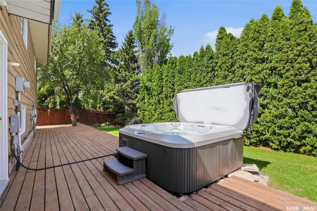 318 Nokomis Place Saskatoon SK S7K 5E2
