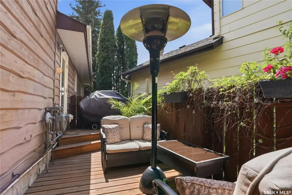 318 Nokomis Place Saskatoon SK S7K 5E2
