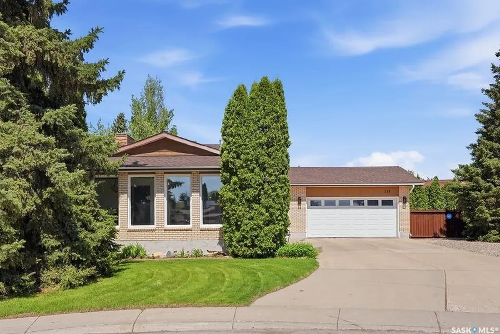 318 Nokomis Place Saskatoon SK S7K 5E2