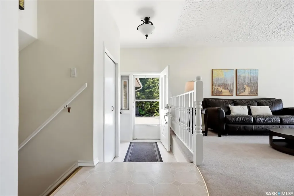 318 Nokomis Place Saskatoon SK S7K 5E2