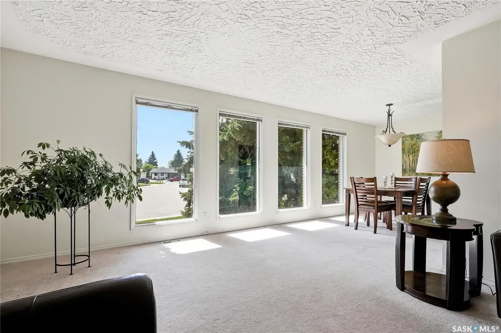 318 Nokomis Place Saskatoon SK S7K 5E2