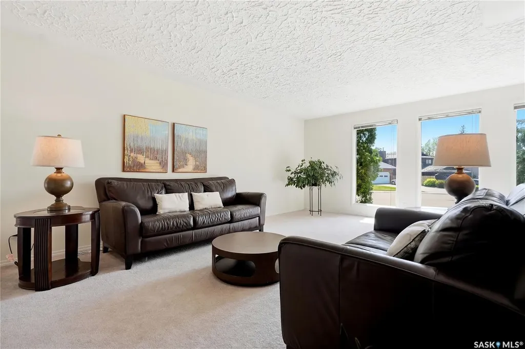 318 Nokomis Place Saskatoon SK S7K 5E2