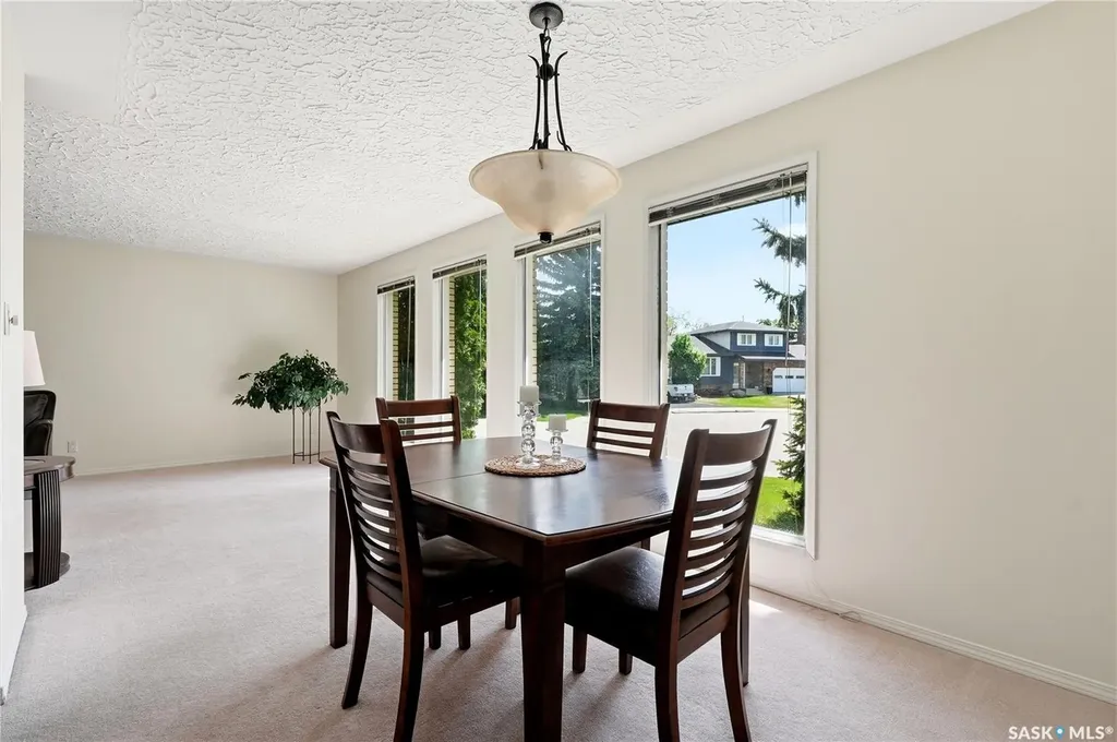 318 Nokomis Place Saskatoon SK S7K 5E2