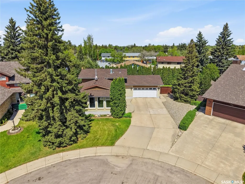 318 Nokomis Place Saskatoon SK S7K 5E2