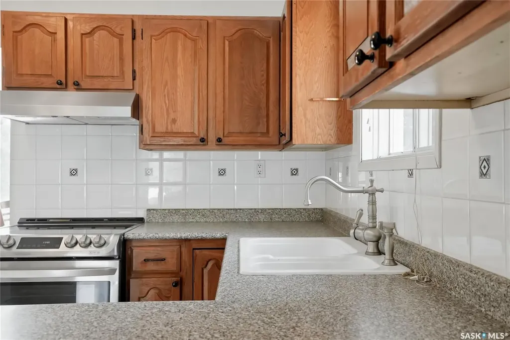 318 Nokomis Place Saskatoon SK S7K 5E2
