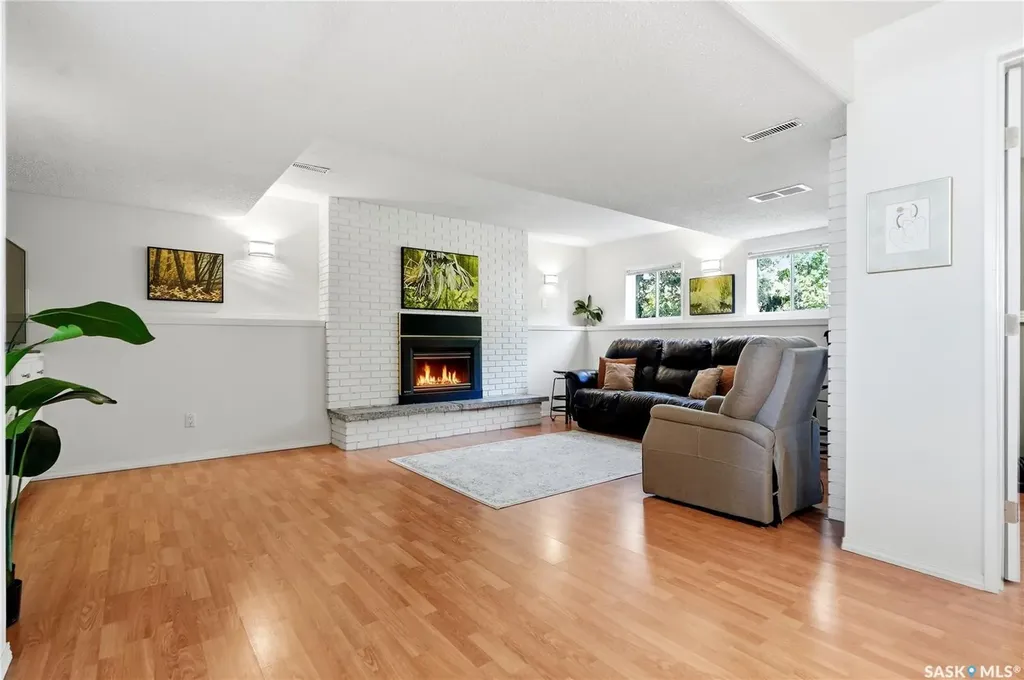 318 Nokomis Place Saskatoon SK S7K 5E2
