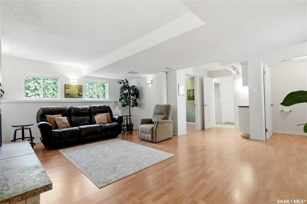 318 Nokomis Place Saskatoon SK S7K 5E2