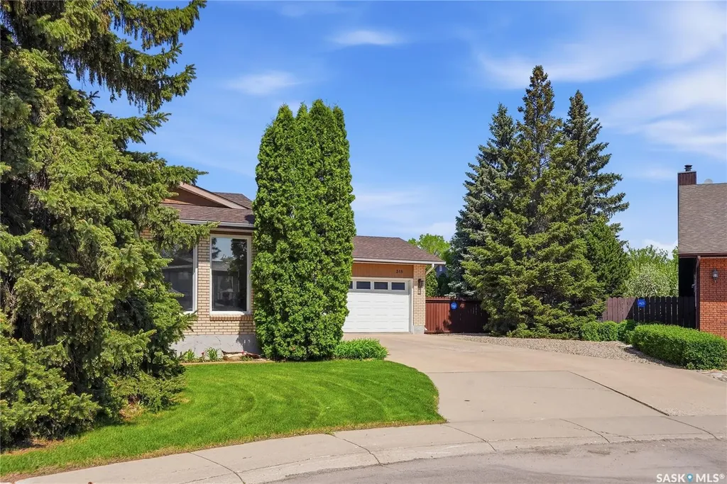 318 Nokomis Place Saskatoon SK S7K 5E2