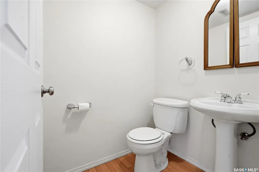 318 Nokomis Place Saskatoon SK S7K 5E2