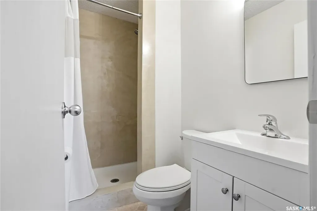 318 Nokomis Place Saskatoon SK S7K 5E2