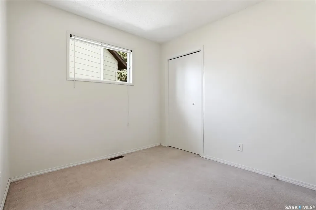 318 Nokomis Place Saskatoon SK S7K 5E2