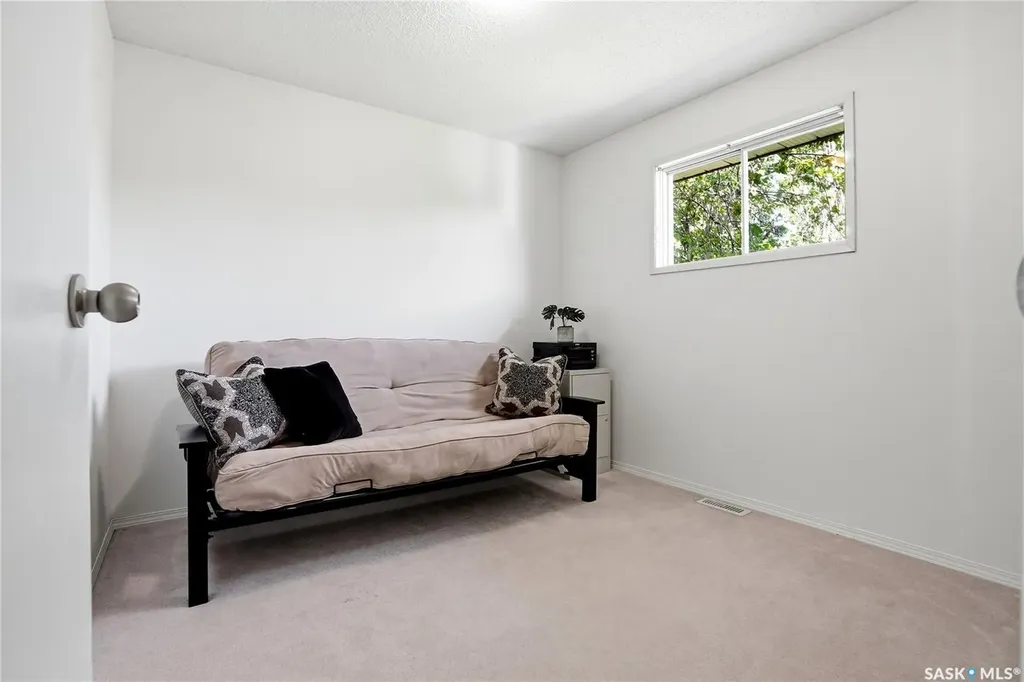 318 Nokomis Place Saskatoon SK S7K 5E2