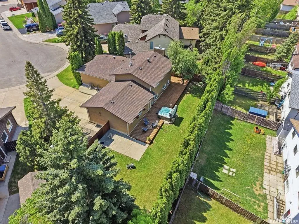 318 Nokomis Place Saskatoon SK S7K 5E2
