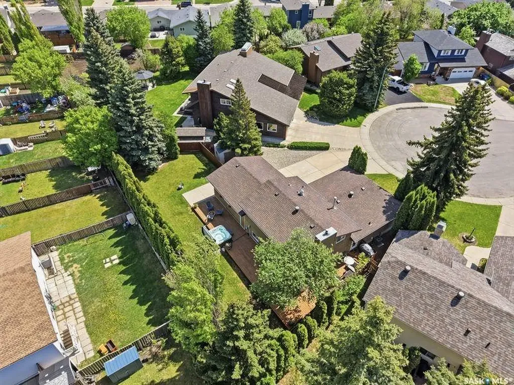 318 Nokomis Place Saskatoon SK S7K 5E2
