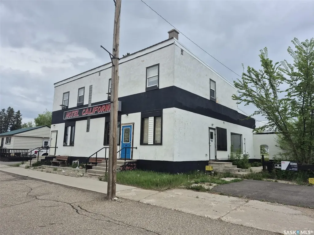 307 Railway Avenue Springside SK S0A 3V0