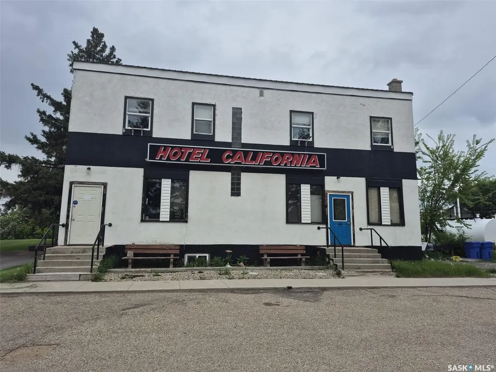 307 Railway Avenue Springside SK S0A 3V0
