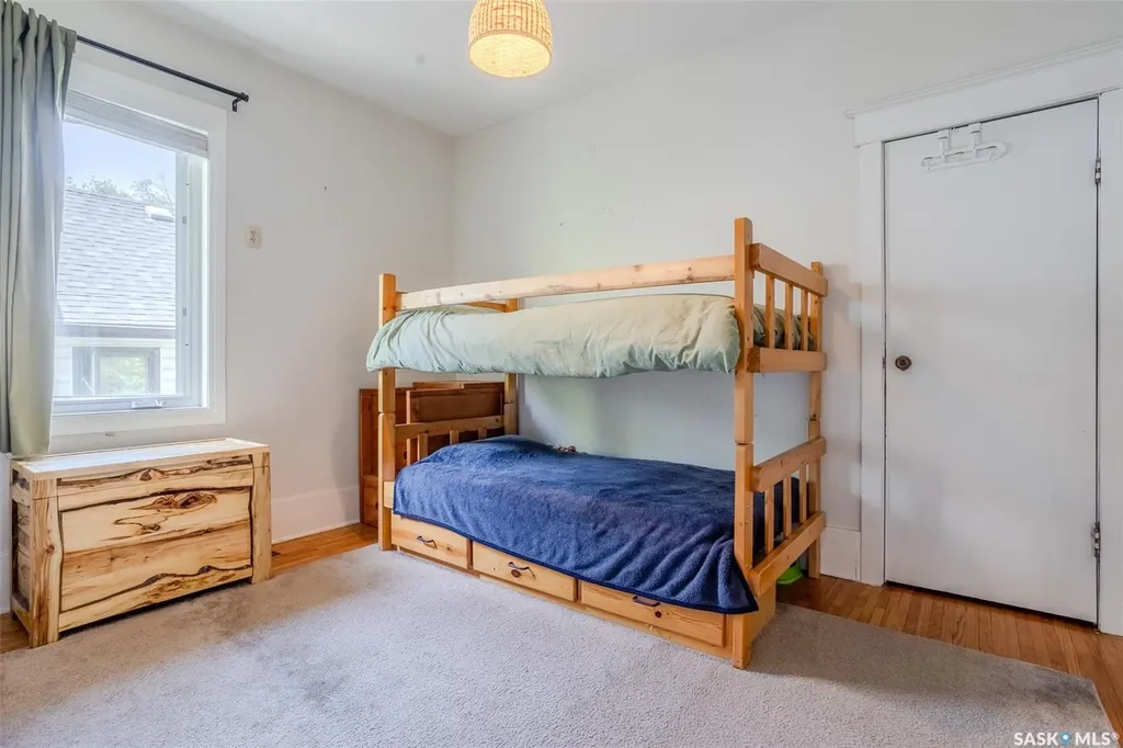 618 3rd Street E Saskatoon SK S7H 1M1