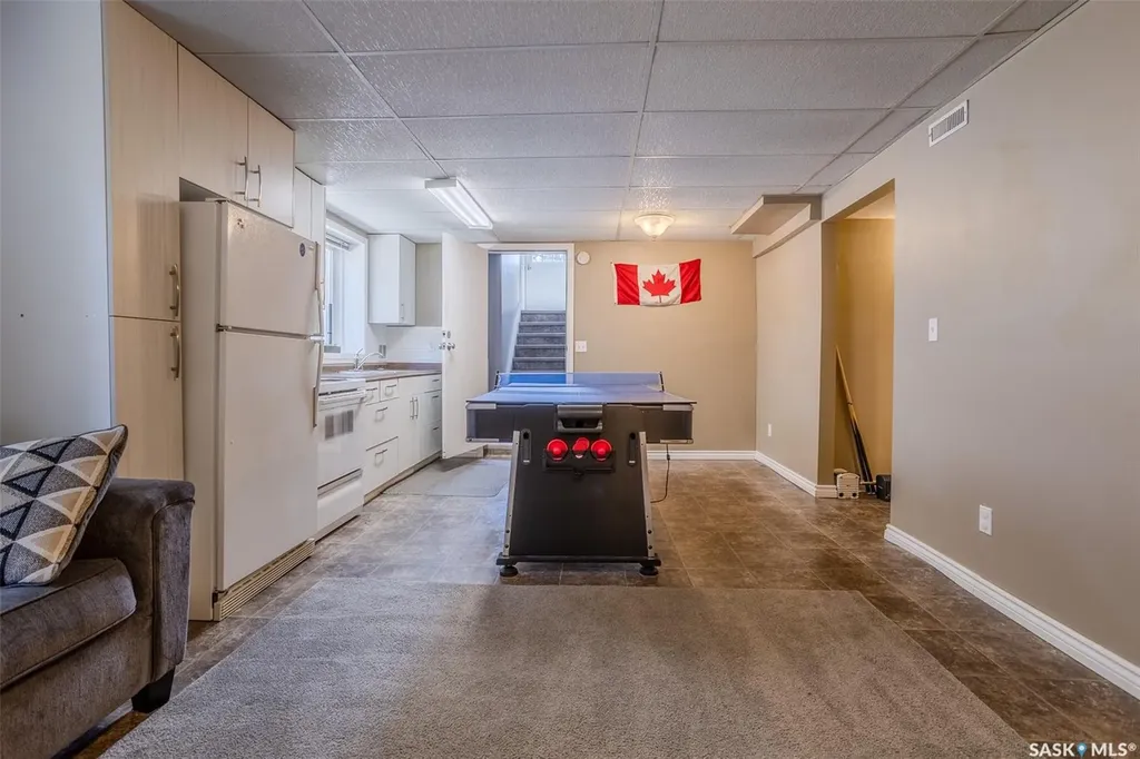618 3rd Street E Saskatoon SK S7H 1M1