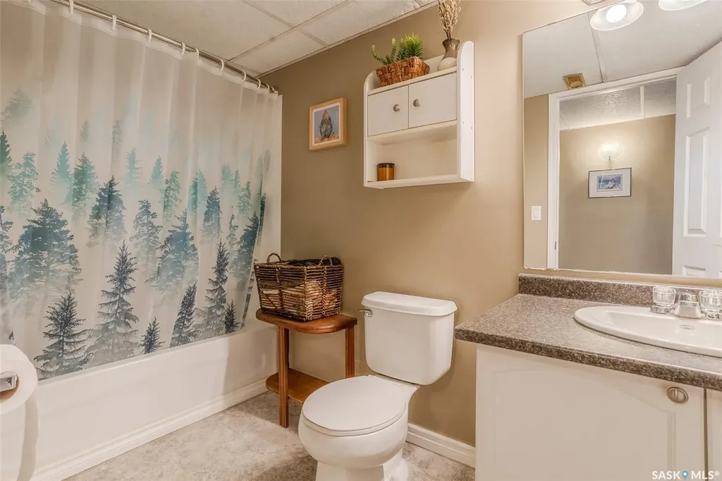 618 3rd Street E Saskatoon SK S7H 1M1