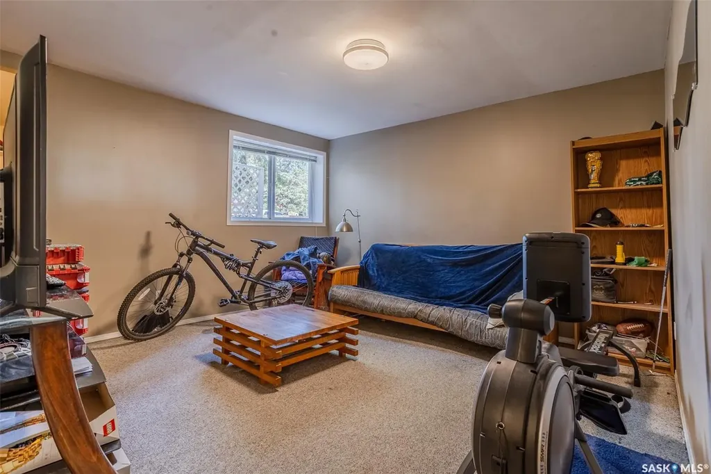 618 3rd Street E Saskatoon SK S7H 1M1