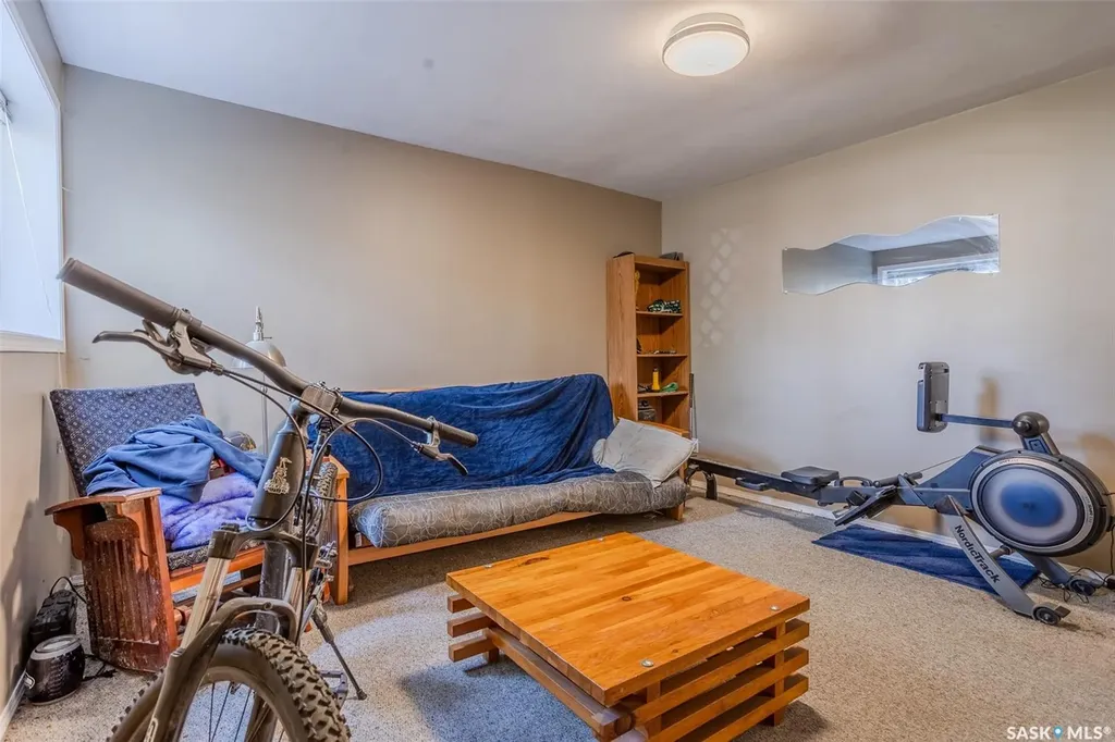 618 3rd Street E Saskatoon SK S7H 1M1