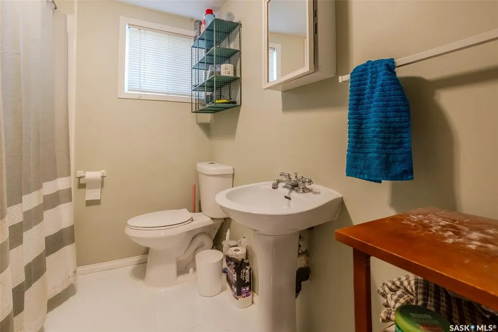618 3rd Street E Saskatoon SK S7H 1M1