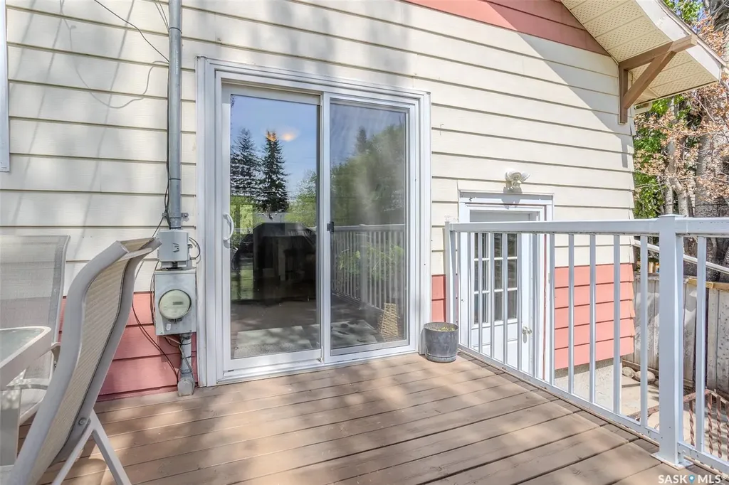 618 3rd Street E Saskatoon SK S7H 1M1