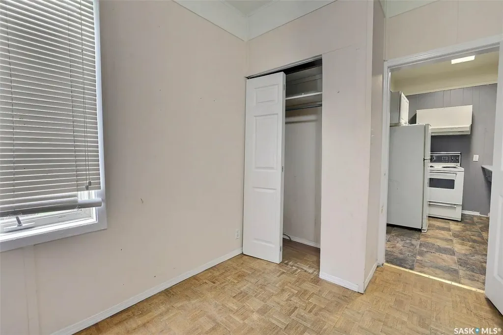 2030 Queen Street Regina SK S4T 4C1