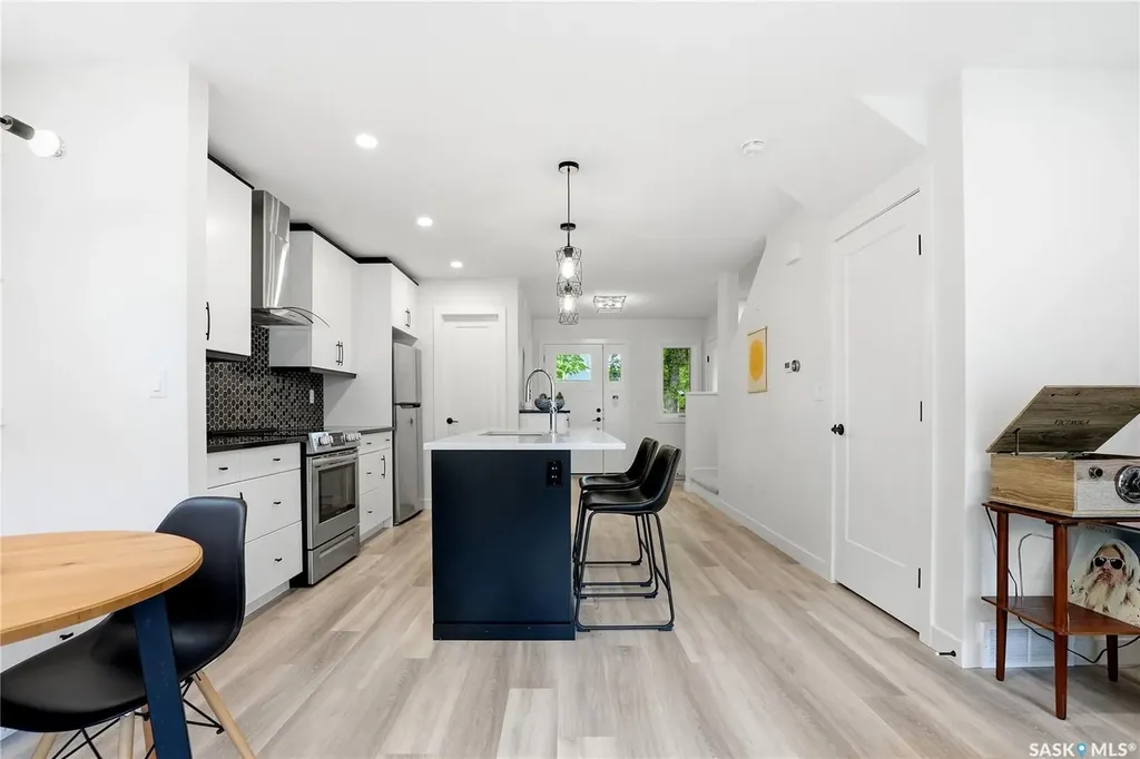 1719 Lorne Avenue Saskatoon SK S7H 1Y3