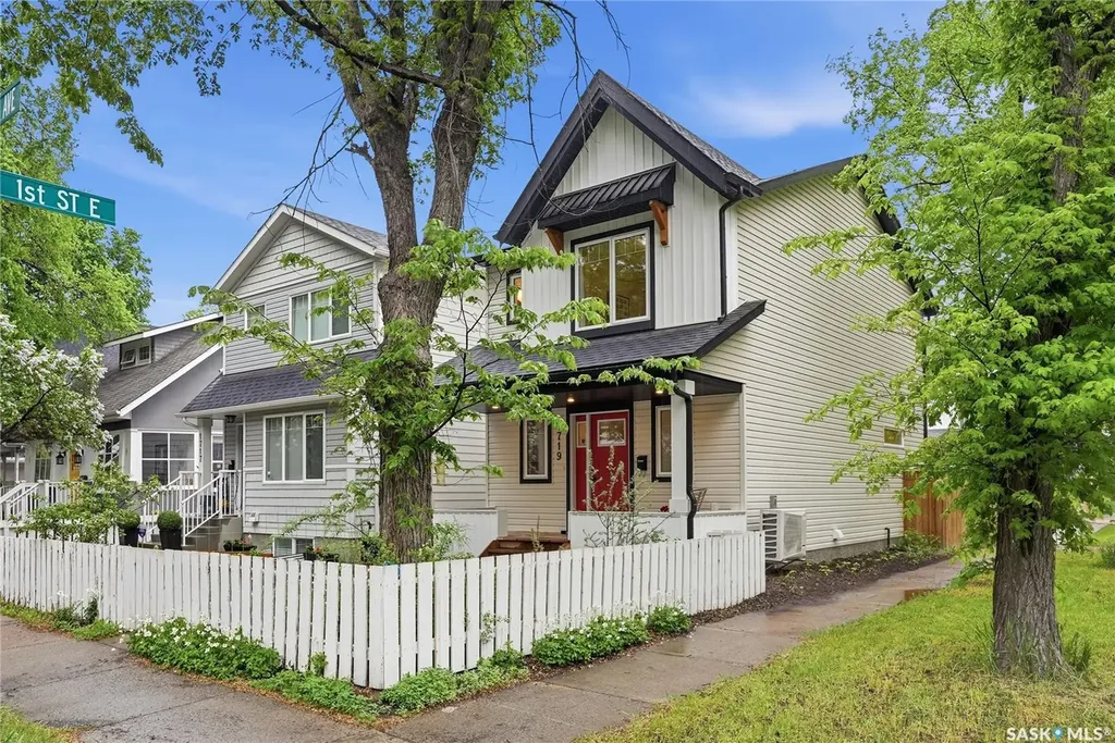 1719 Lorne Avenue Saskatoon SK S7H 1Y3