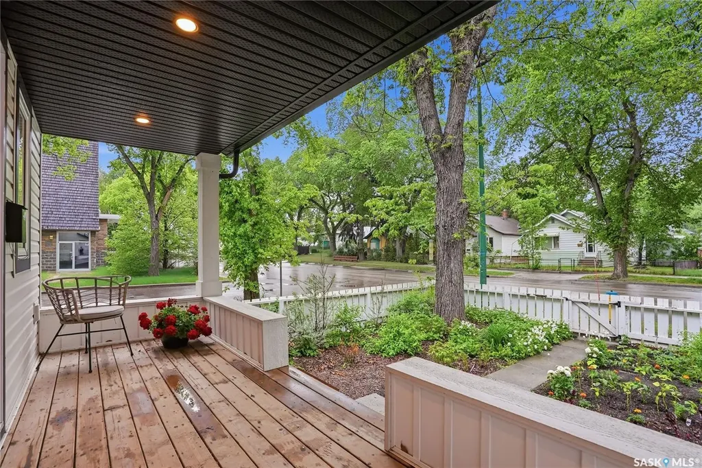 1719 Lorne Avenue Saskatoon SK S7H 1Y3