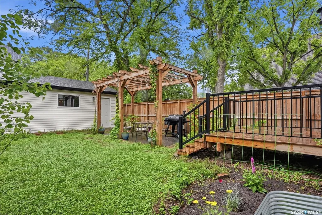 1719 Lorne Avenue Saskatoon SK S7H 1Y3
