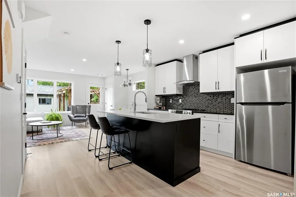 1719 Lorne Avenue Saskatoon SK S7H 1Y3