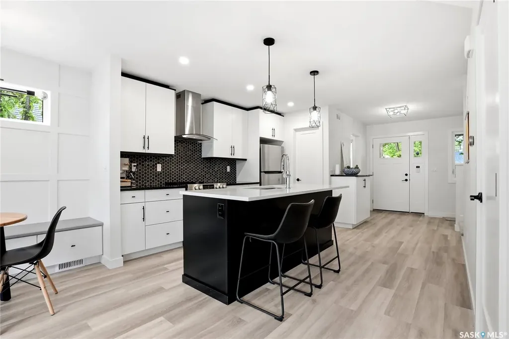 1719 Lorne Avenue Saskatoon SK S7H 1Y3