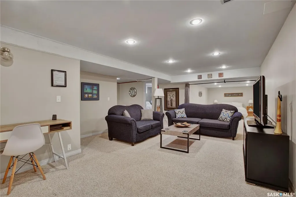 231 Roborecki Crescent Saskatoon SK S7K 5L1