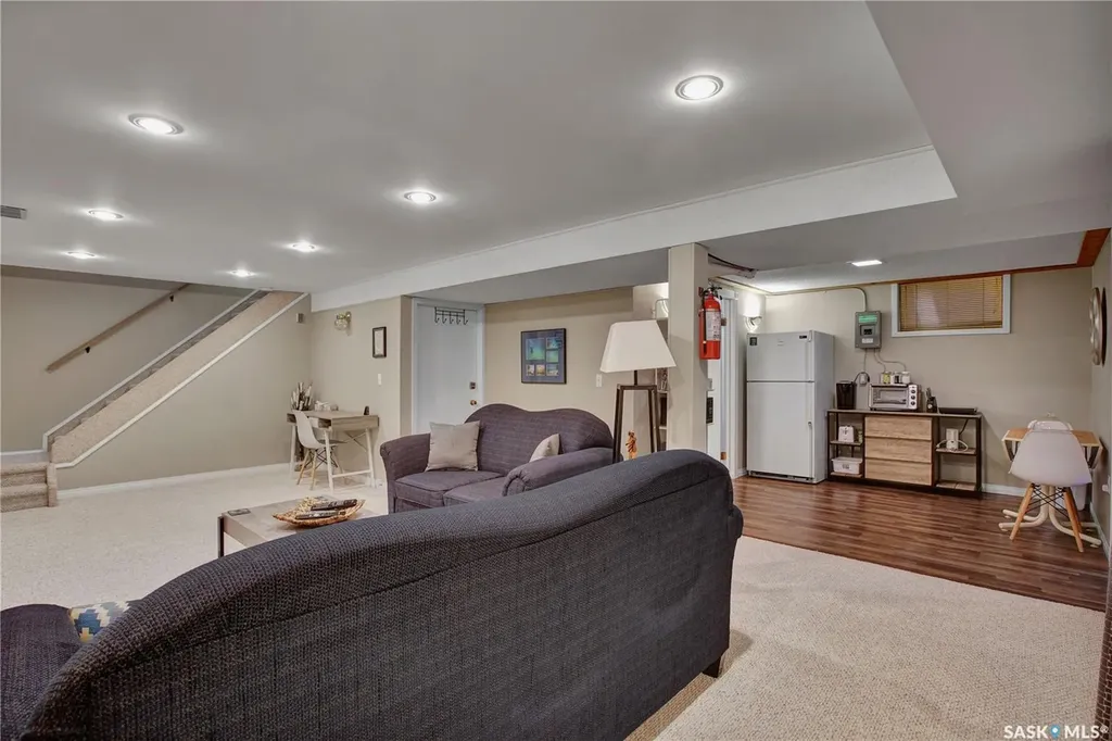 231 Roborecki Crescent Saskatoon SK S7K 5L1
