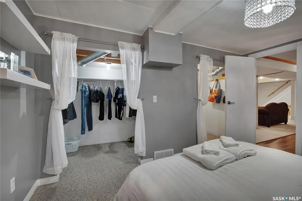 231 Roborecki Crescent Saskatoon SK S7K 5L1