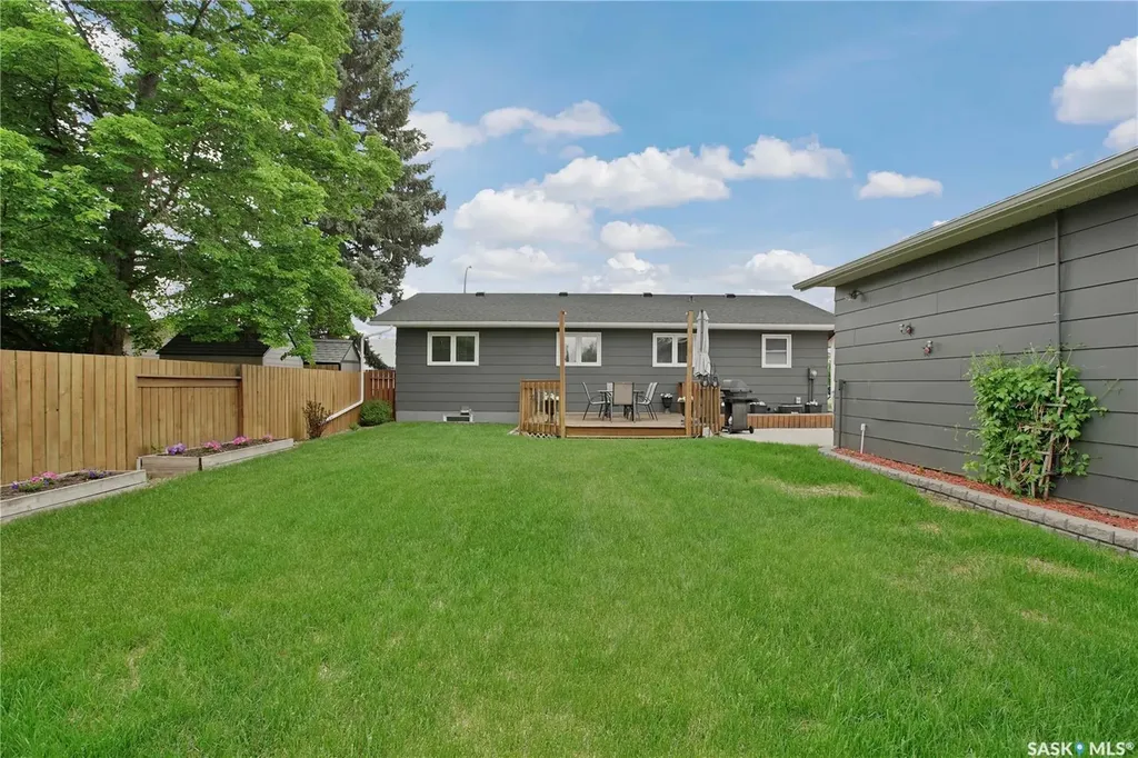 231 Roborecki Crescent Saskatoon SK S7K 5L1