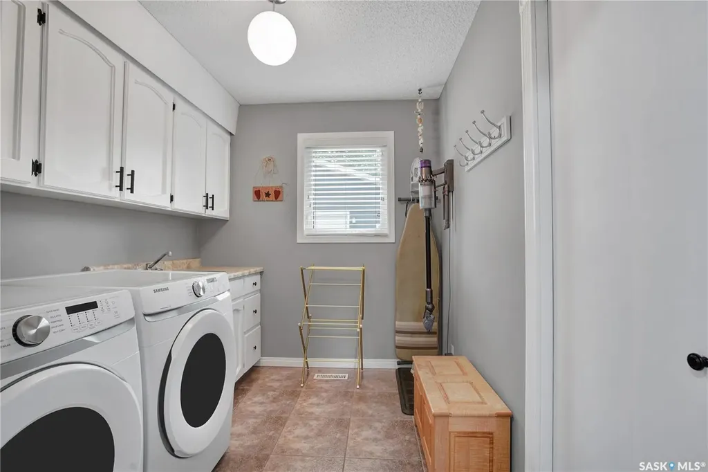 231 Roborecki Crescent Saskatoon SK S7K 5L1