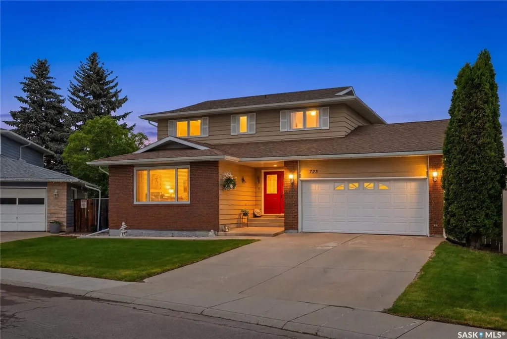 723 Candle Court Saskatoon SK S7K 4Z9